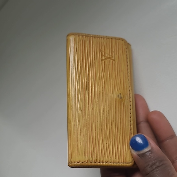 Louis Vuitton Yellow Epi 4 Key-holder - Picture 3 of 4